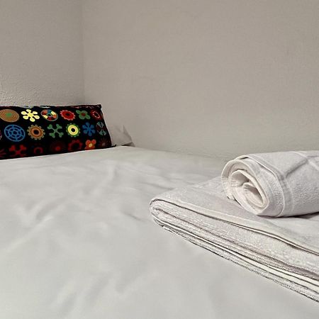 Hostal Nomadas By Gloove Villalba de la Sierra Esterno foto