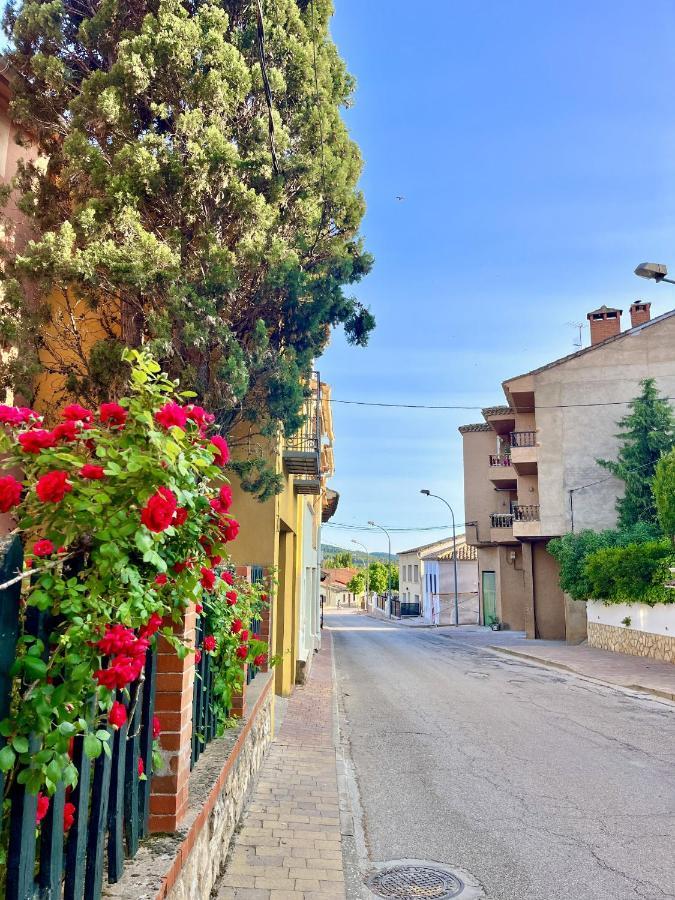 Hostal Nomadas By Gloove Villalba de la Sierra Esterno foto