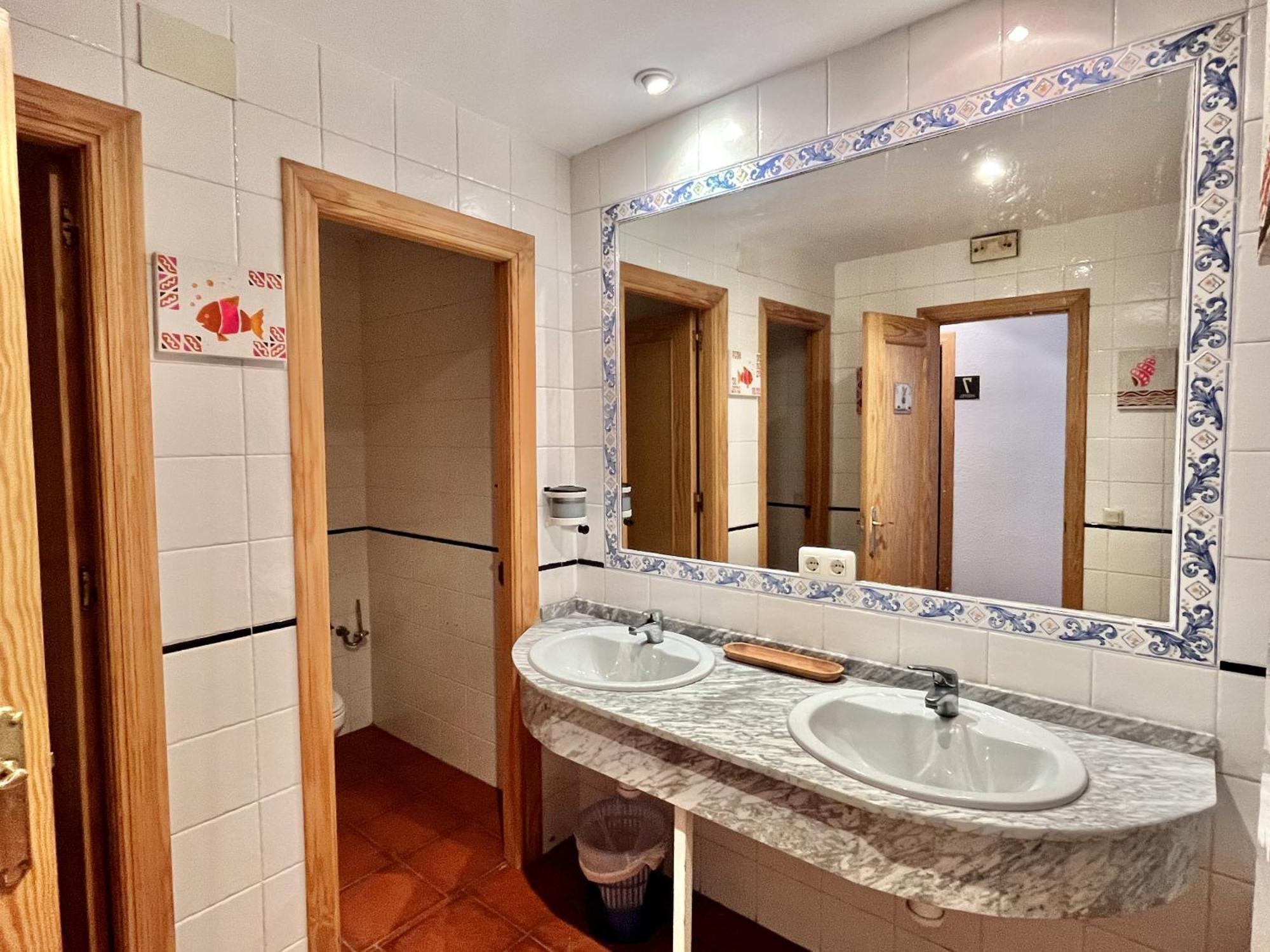 Hostal Nomadas By Gloove Villalba de la Sierra Esterno foto