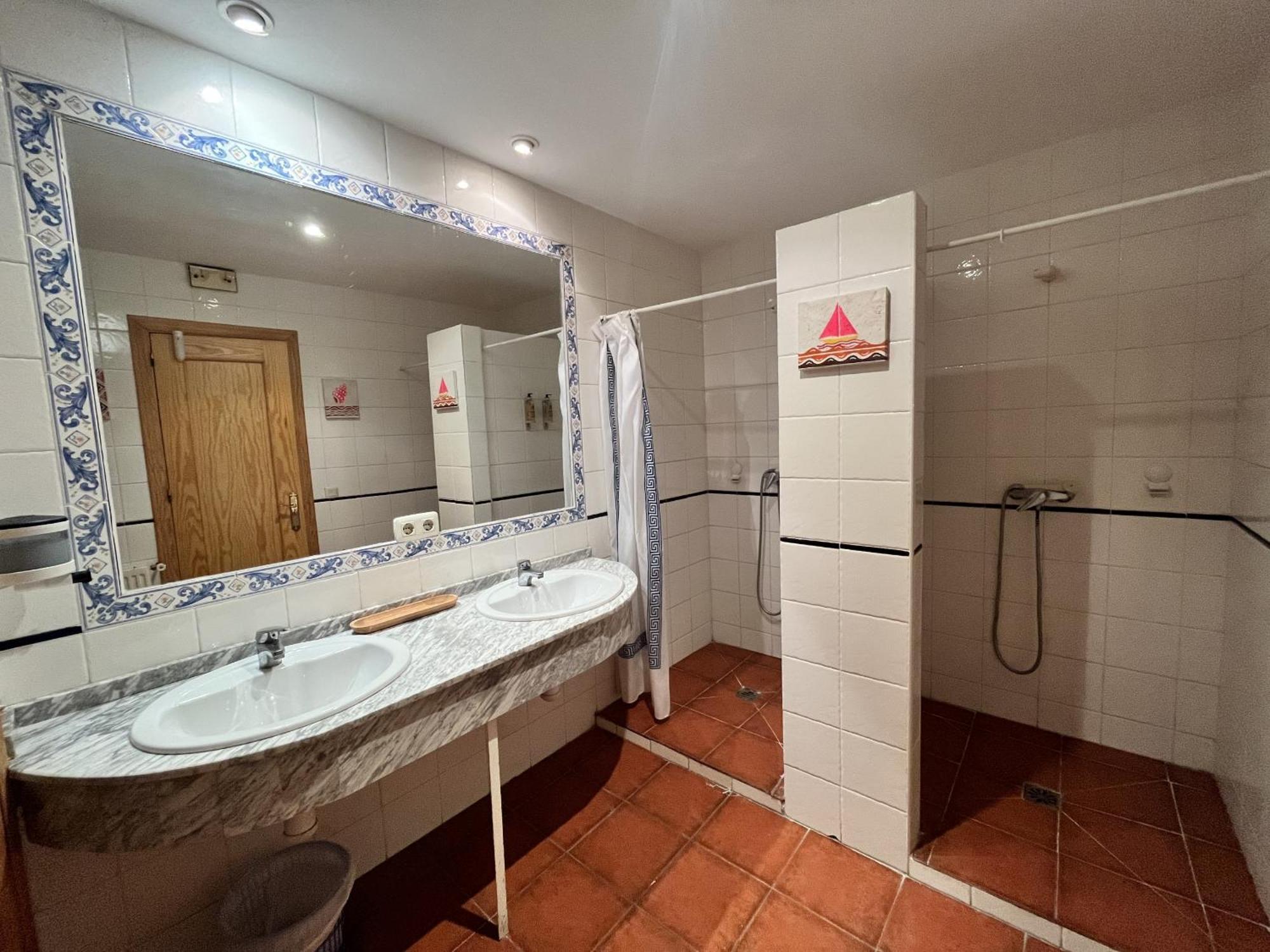 Hostal Nomadas By Gloove Villalba de la Sierra Esterno foto